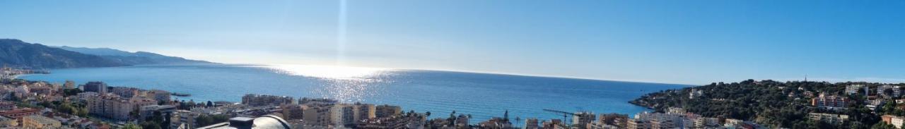 Dernier Etage D'Une Maison Roquebrune-Cap-Martin Exterior photo